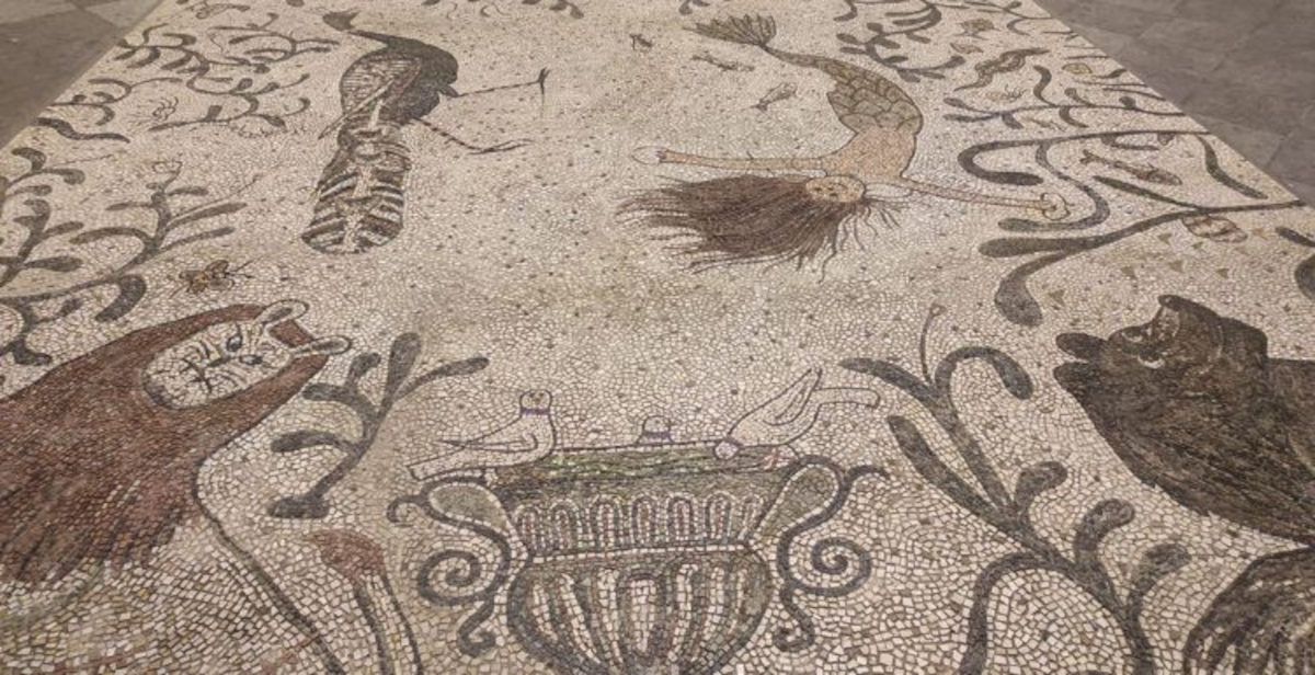 Il caso del mosaico a Porta Adriana