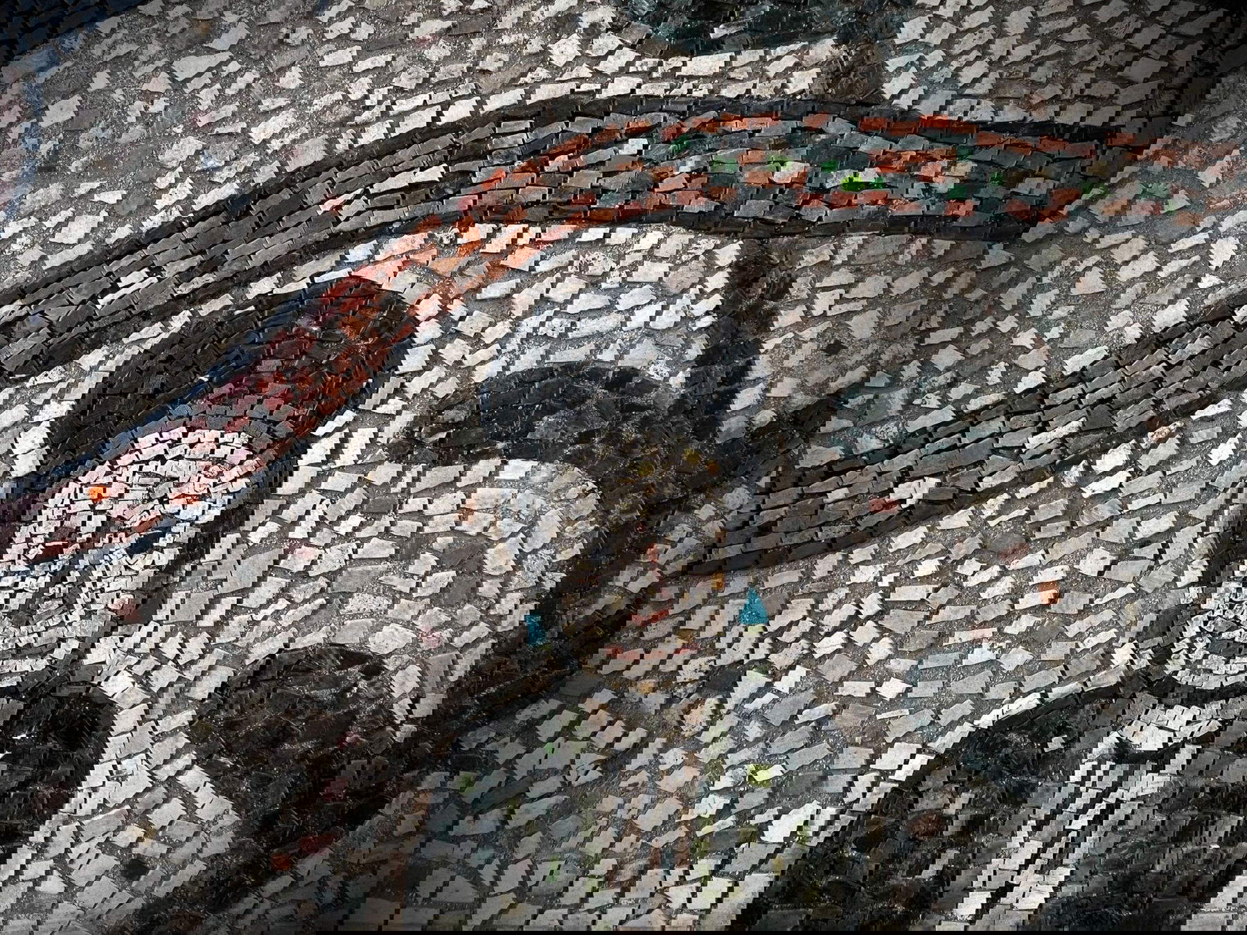 Il Pavimento, Maria Grazia Maioli, dettaglio del mosaico. Foto: Nicola Montalbini