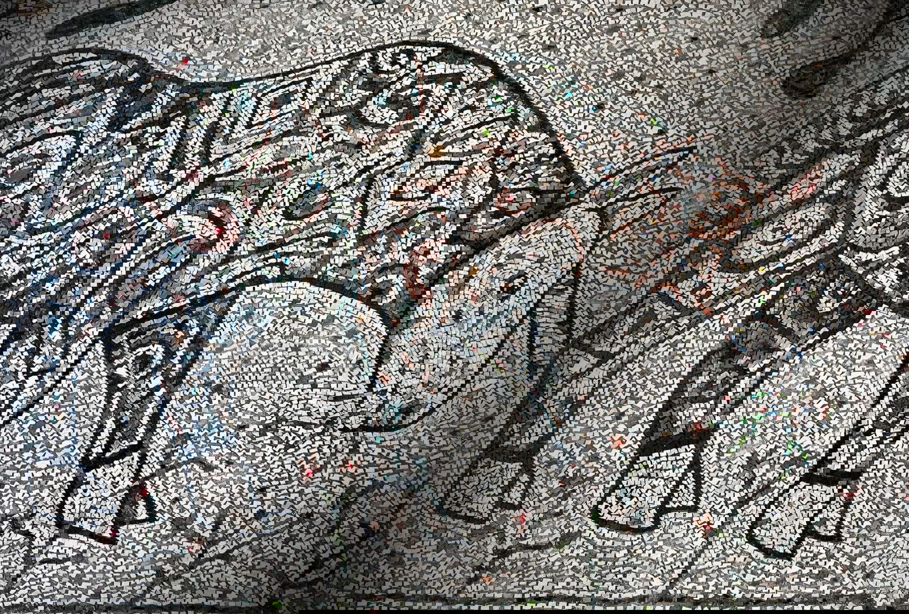 Il Pavimento, Unicorno, dettaglio del mosaico. Foto: Nicola Montalbini