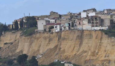 Avanza ancora la frana a Niscemi. Si va verso l'estensione della zona rossa. LIVE - Sky TG24