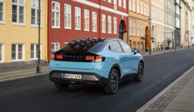 Nissan Leaf 2026, fino a 217 CV e 622 km: i prezzi per l’Italia