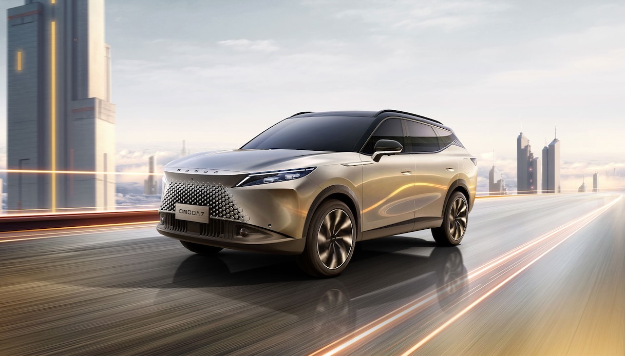 Omoda 7 SHS-P arriva in Italia, ecco come funziona il super ibrido