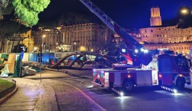 crolla un secondo albero in via dei Fori Imperiali