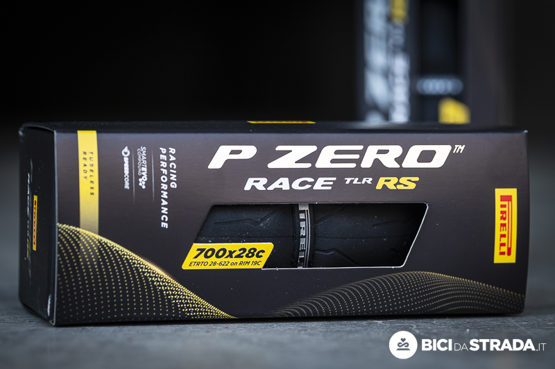 Pirelli P Zero Race RS TLR vs Pirelli P Zero RS con camera d’aria in TPU