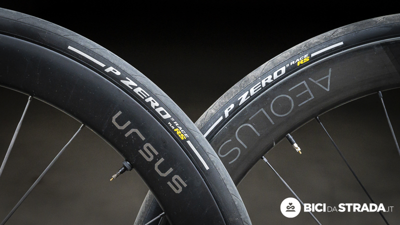 Pirelli P Zero Race RS TLR vs Pirelli P Zero RS con camera d’aria in TPU