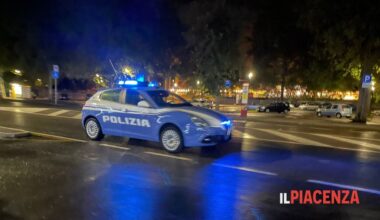 Danneggiano e razziano auto in sosta, due minorenni denunciati