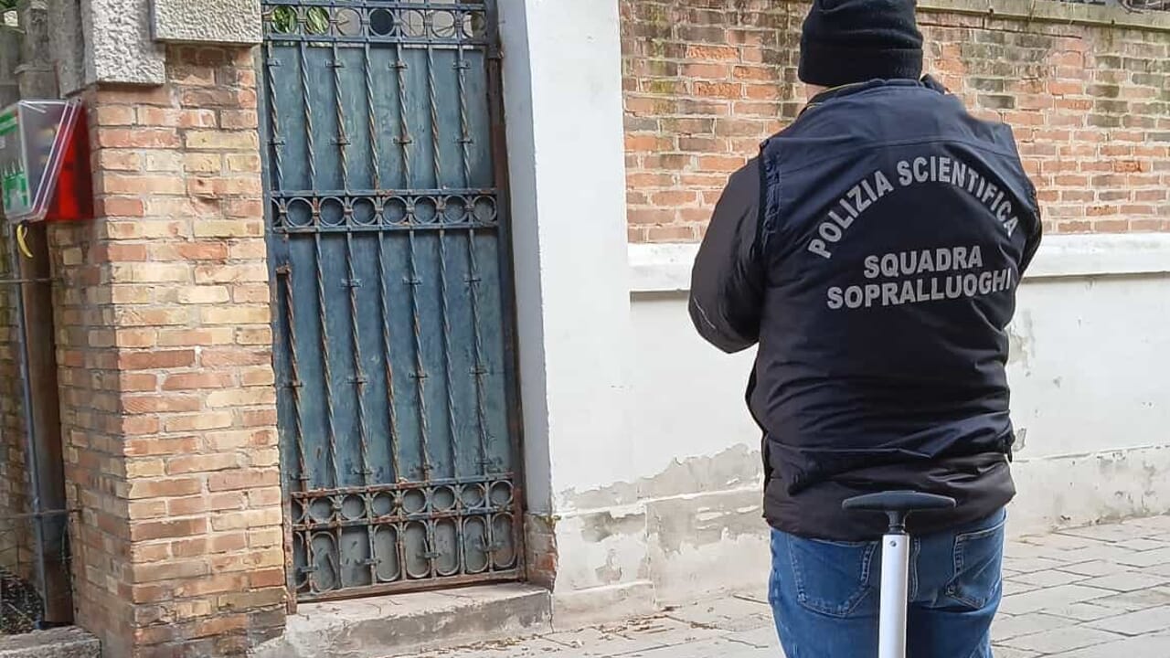 Portabagagli trovato morto in stazione a Venezia