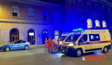Aggressione a bordo del treno, un uomo all'ospedale