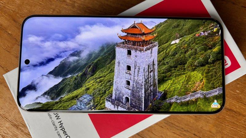 Il display di Redmi Note 15 Pro+ cambia poco o nulla rispetto al predecessore