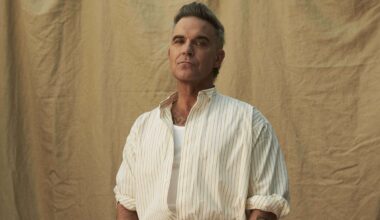 Morrissey, Tony Iommi, Chris Martin, Gary Barlow, le droghe: Robbie Williams ha pubblicato ‘Britpop’