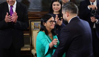 Venezuela, Delcy Rodriguez presidente ad interim. Cosa succede ora?
