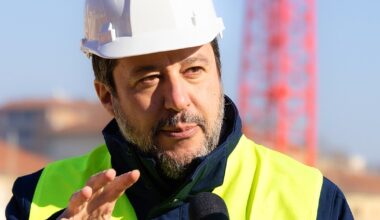 Niscemi, Salvini nega i fondi del Ponte: "Serve ai siciliani, ne troveremo altri". Opposizioni a Meloni: "Venga in Aula"