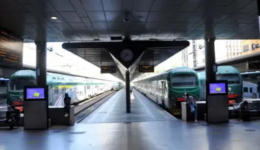 TRENORD STAZIONE  TRENI TRENO  CADORNA CHIUSA  E DISAGI PER I PASSEGGERI BANCHINA SCIOPERO