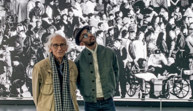A Parigi l’artista JR trasforma un’altra volta il Pont Neuf di Christo e Jeanne-Claude. 40 anni dopo