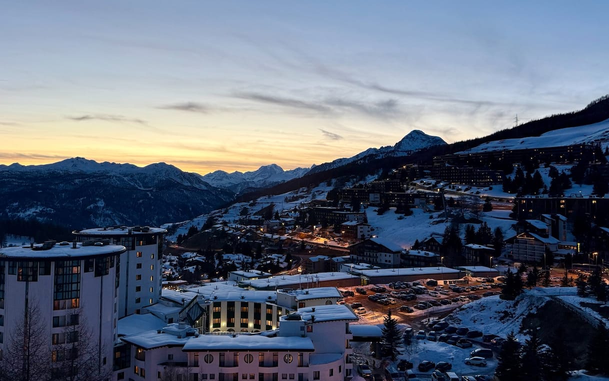 Irregolarità antincendio, sequestrata Torre Rossa a Sestriere
