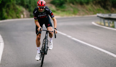 Alaphilippe allo specchio, fra sogni e acciacchi