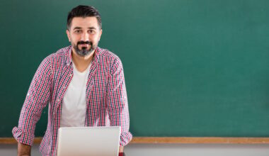 Immissioni in ruolo docenti con titolo estero inseriti negli elenchi ex art. 9 comma 4 del DM 119/2023: quando e come?