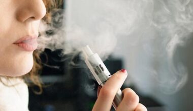 Le sigarette elettroniche seducono soprattutto le adolescenti