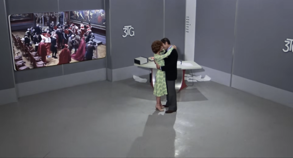 Signore e signori, buonanotte. L’irriverente film satirico che fece epoca compie 50 anni