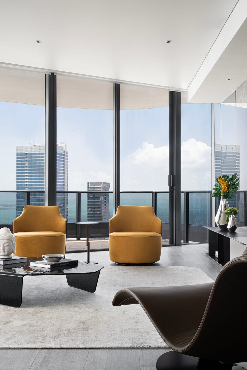 atico muy moderno con vistas de Nar Design Studio atico muy moderno con vistas de nar design studio