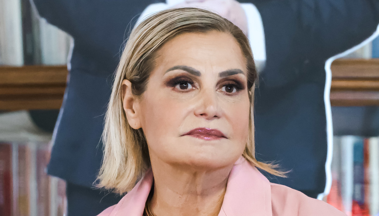 Simona Ventura parla per la prima volta di Alfonso Signorini. E assolve il suo Grande Fratello