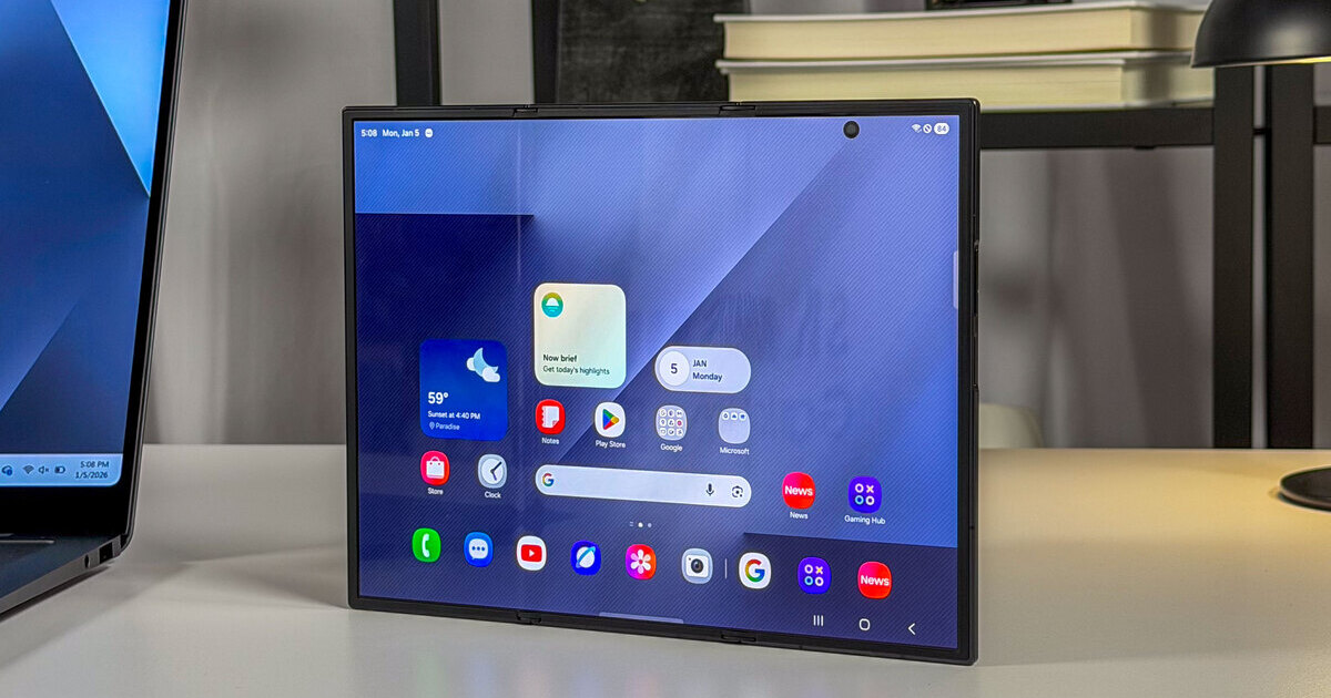 Abbiamo provato Galaxy Z Trifold. Il tablet phone di Samsung si piega e si mette in tasca