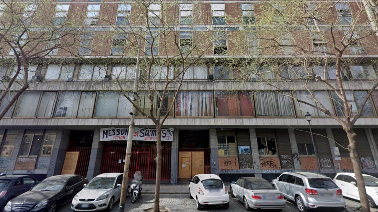 Roma, una catena umana contro lo sgombero di Spin Time