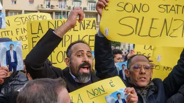 “Non accettiamo le scuse e non perdoniamo”: la rabbia della famiglia di Youssef ucciso a scuola