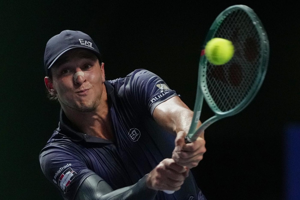 ATP Auckland 2026, Darderi accede ai quarti di finale. Eliminato Ruud, vince Mensik
