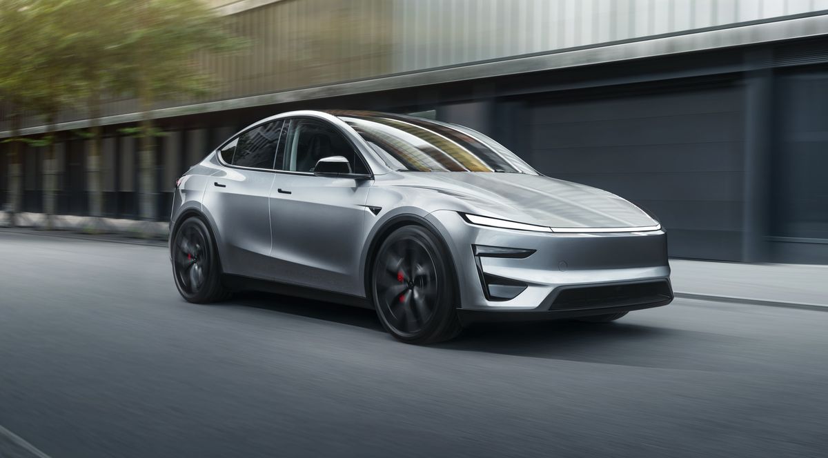 Tesla, frenano le vendite di auto elettriche nel 2025: calo di oltre l'8%