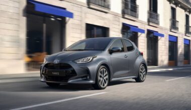 Toyota Yaris 2026, piccole novità con nuovo Model Year: migliora la dotazione di serie