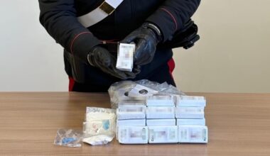 trovati 4 chili di stupefacenti e Rolex rubati