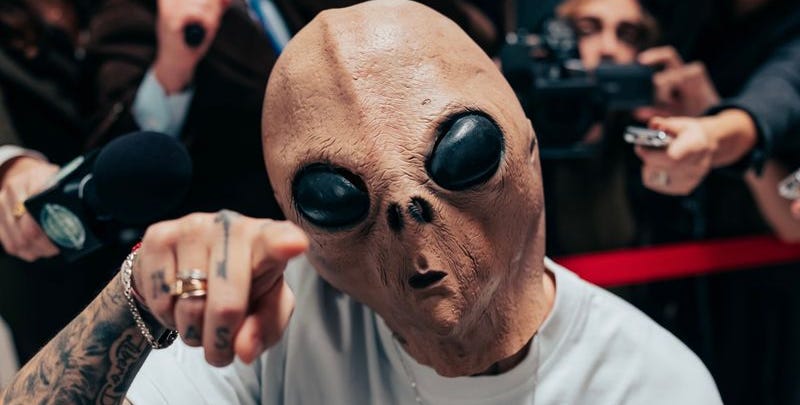 Ultimo torna con "Acquario": significato del nuovo singolo