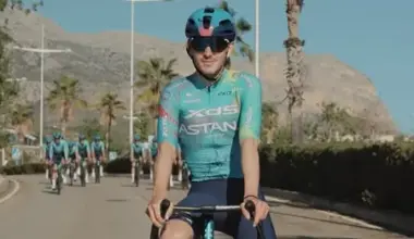 I corridori dell’Astana s’improvvisano rapper: c’è anche Scaroni