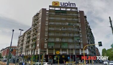 ladra cerca di fuggire aiutata da cinque uomini ma viene fermata