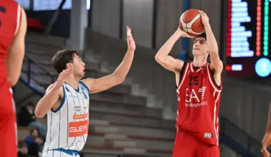EA7 Emporio Armani Milano schianta Napoli 94-64 e stacca il pass per Torino