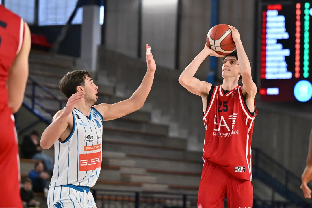 EA7 Emporio Armani Milano schianta Napoli 94-64 e stacca il pass per Torino