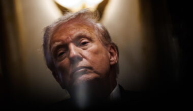 La riunione dei volenterosi all’Eliseo a Parigi foto Yoan Valat/Ap