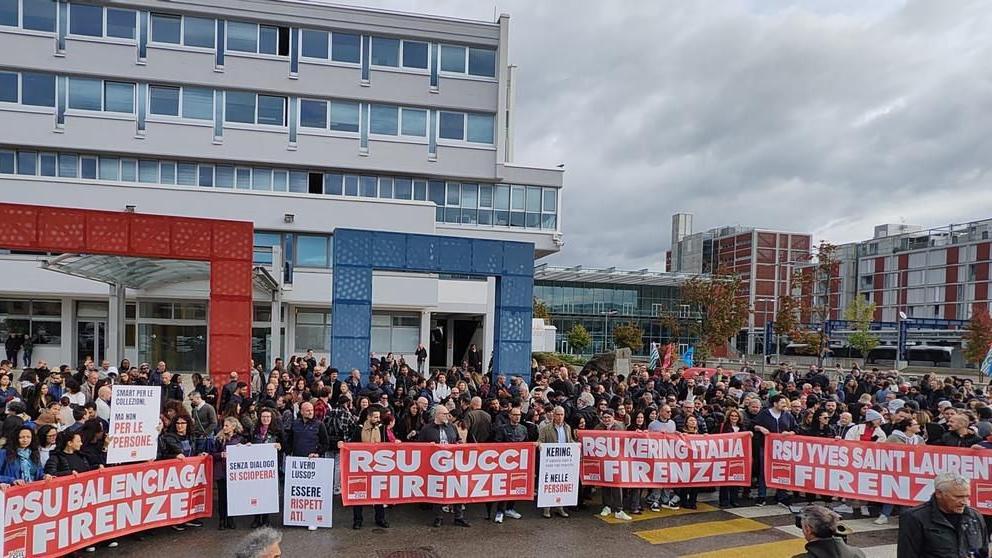 La crisi della moda. ​​​​​​“Esuberi alla McQueen, timori per il futuro”