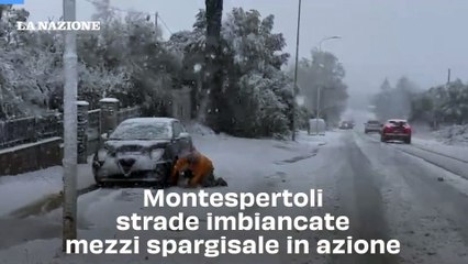 Neve a Firenze e sulle colline, il maltempo colpisce anche la città. Bloccata via Bolognese