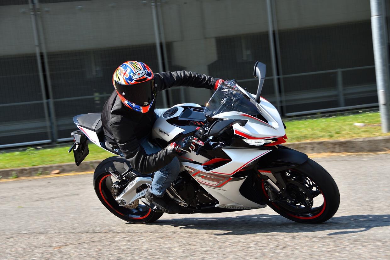 Prova Zontes ZT 703-RR recensione con pregi e difetti, scheda tecnica e velocità