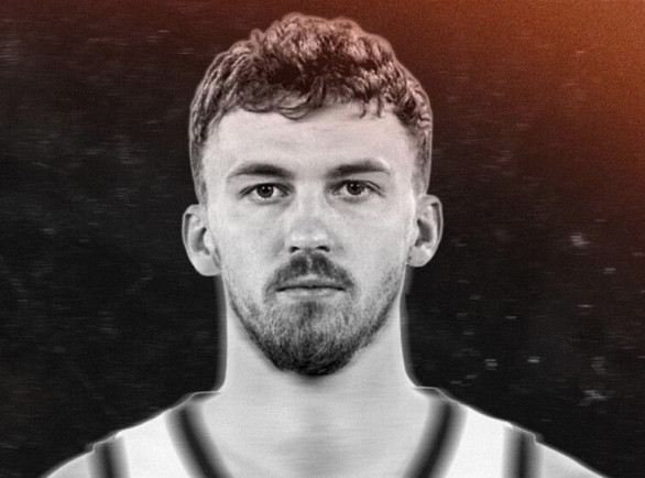 La guardia lettone classe 1998 porta esperienza internazionale e versatilità al roster bianconero, pronta a integrarsi nel gioco di Adriano Vertemati.