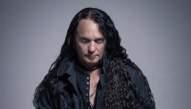 l'ex cantante ZP Theart pubblica una nuova versione di "Through The Fire And Flames"