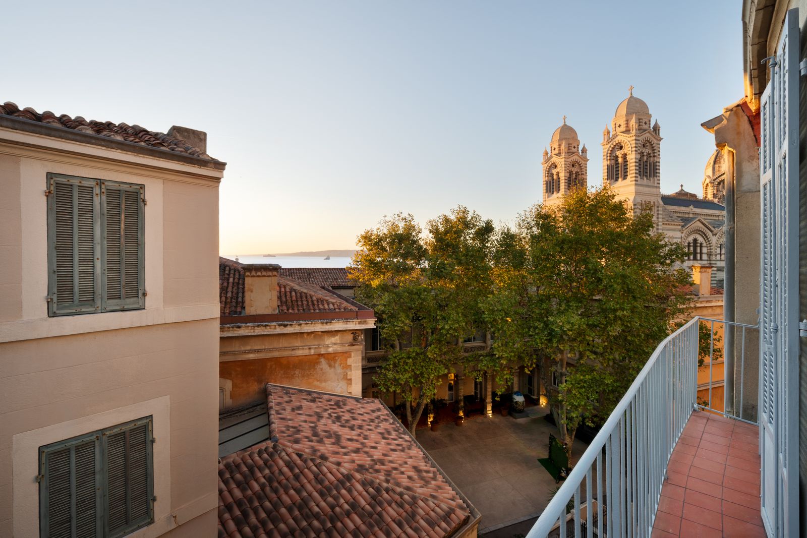 casa a marsiglia vista dal balcone
