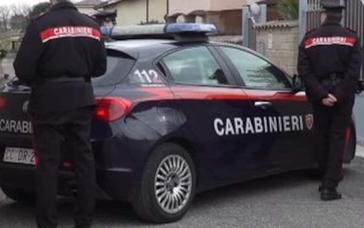 Benevento, vigilante spara alla moglie con fucile: donna ricoverata in gravi condizioni