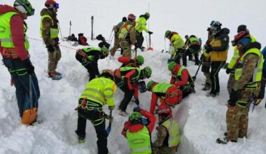 Friuli, cadute due valanghe: sepolti e salvati 6 escursionisti, un ferito e un morto