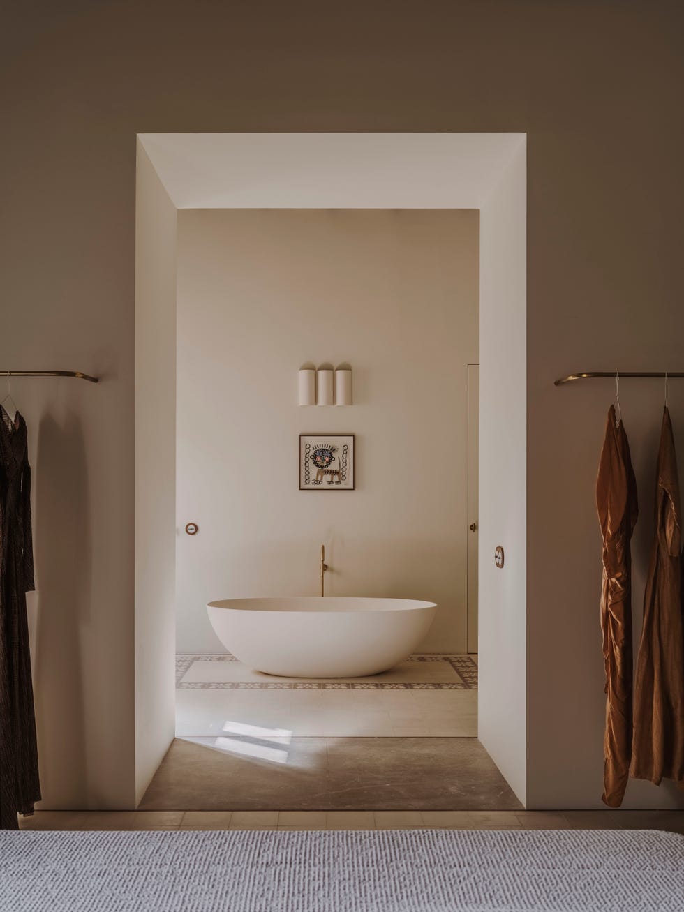 nora studio reforma antiguo casal mallorquin convertido casa piscina galería arte dialogo simbiosis entorno existente vertebran este proyecto