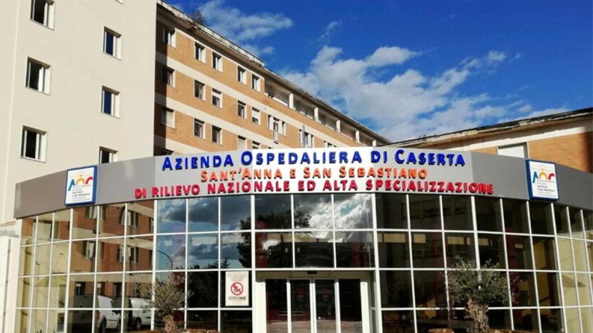 Cardiochirurgia, intervento di alta complessità all'ospedale di Caserta. «Siamo eccellenza»