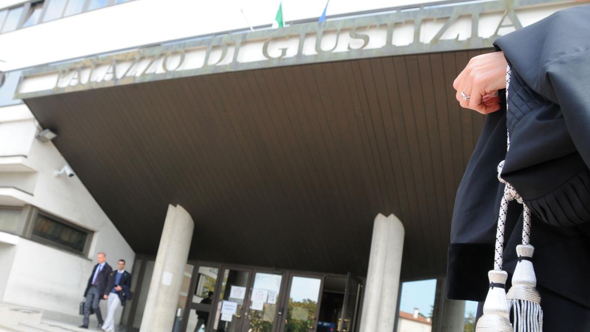 La fabbrica fa rumore anche di notte e la vicina finisce in Psichiatria. Il giudice di Treviso: risarcitela con 50mila euro