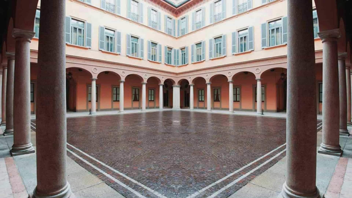 Mps incorpora Mediobanca che dà l’addio a Piazza Affari: cosa cambia con la fusione